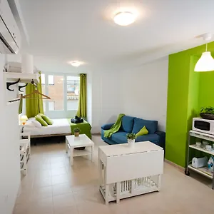 https://holidays2malaga-studios-juan-de-mena.es-andalucia.com